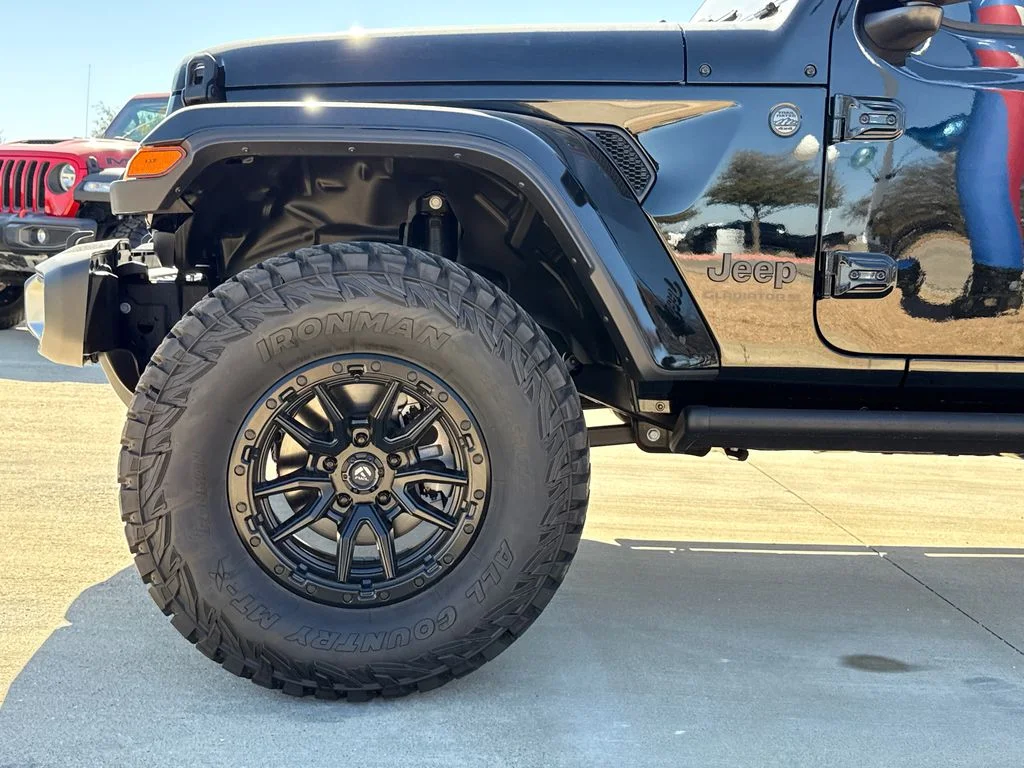 New 2025 Black Clear-Coat Exterior Paint Jeep Sport S image 5