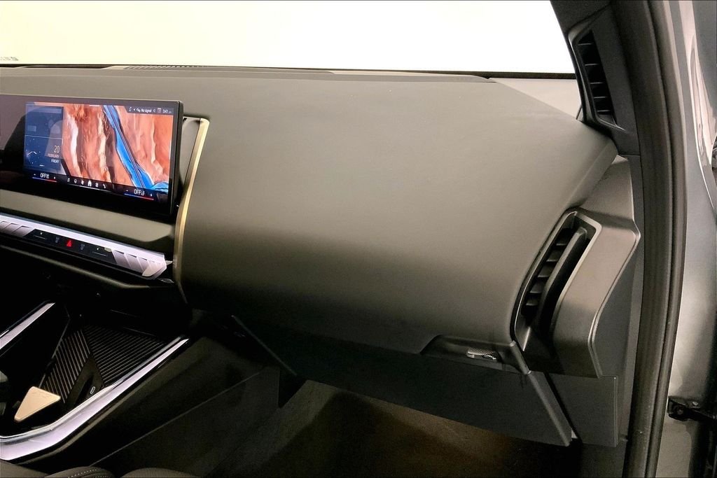 Used 2025 Skyscraper Grey Metallic BMW  image 23