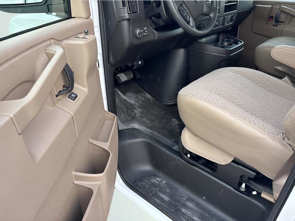 2025 Chevrolet Express Cargo Work Van - Photo 18