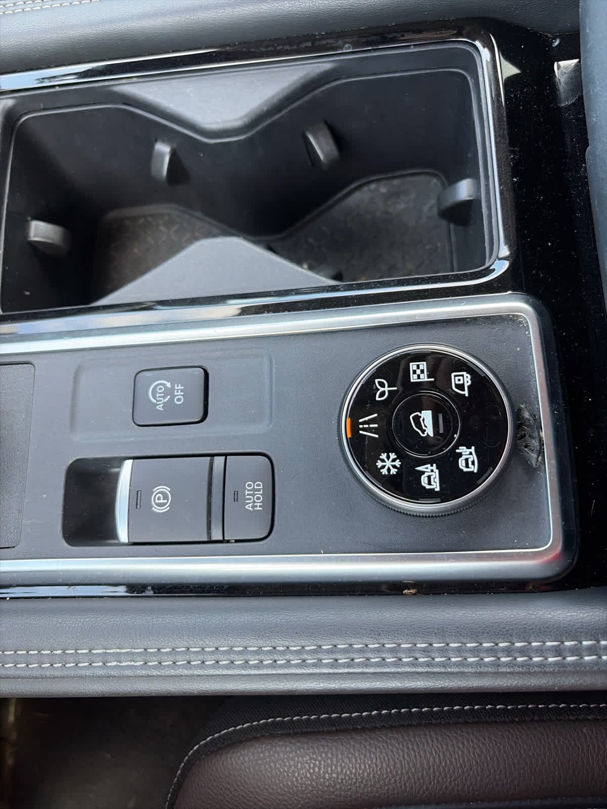 Certified Used 2024 Super Black Nissan Platinum image 32