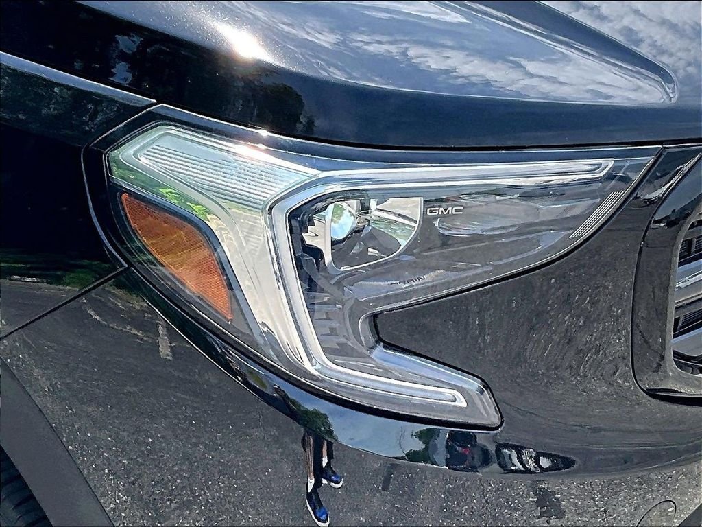 Used 2020 Black GMC SLT image 31
