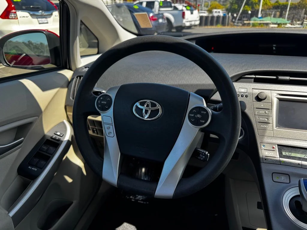 Used 2013 Red Toyota Two image 22