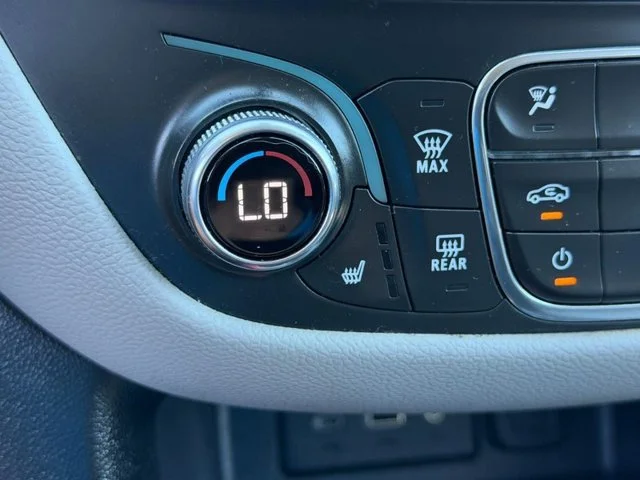 Used 2022 SILVER ICE METALLIC Chevrolet LT image 21