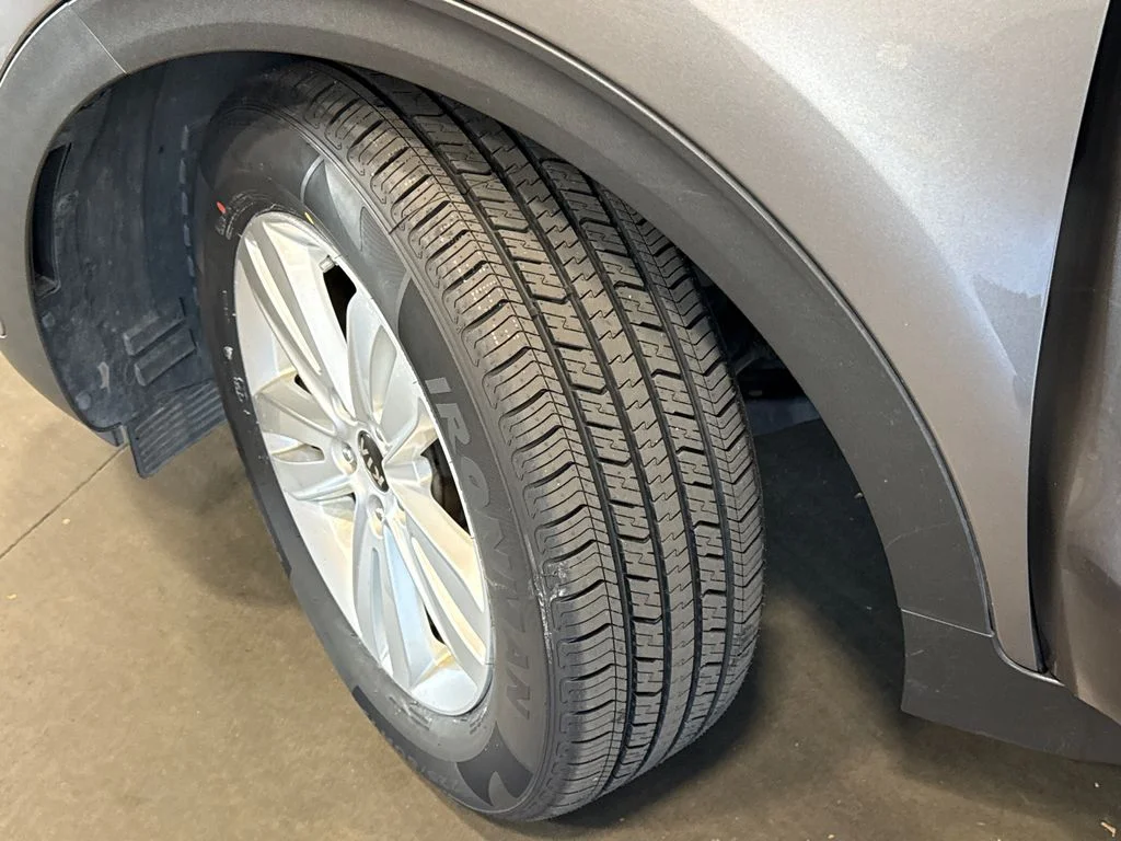 Used 2018 Silver Kia LX image 18