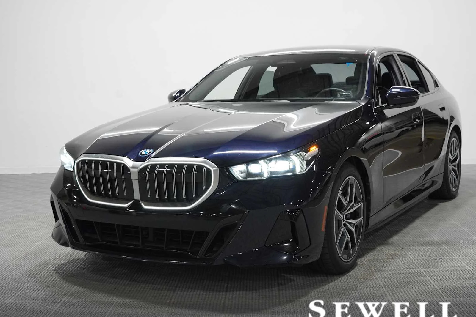 2024 BMW i5 eDrive40's photo