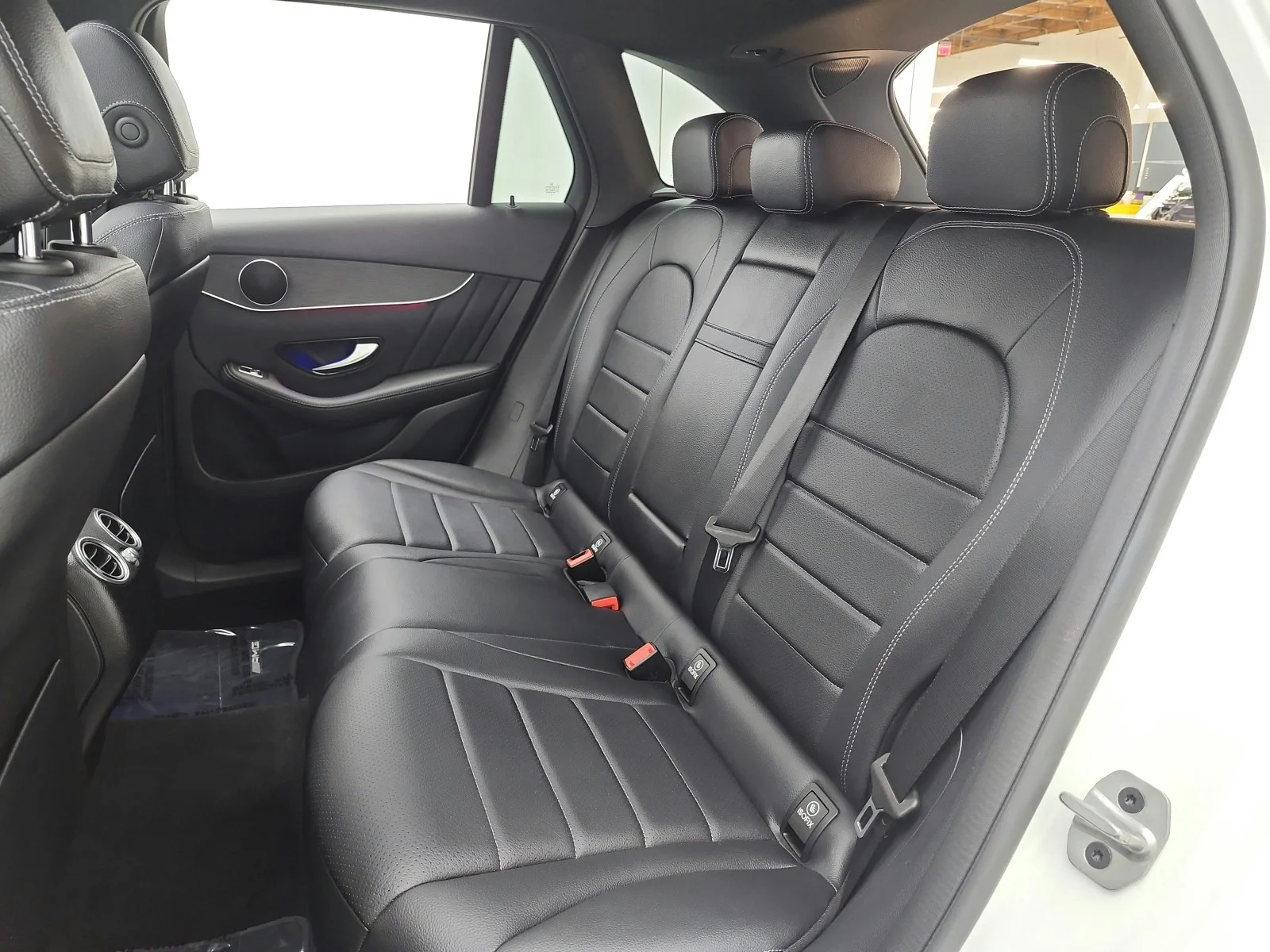 Used 2022 Polar White Mercedes-Benz GLC 300 SUV image 15