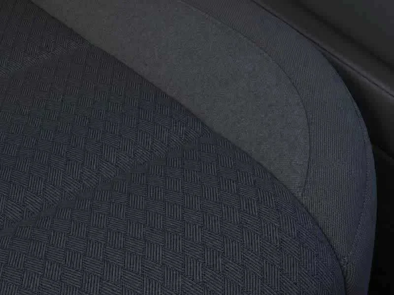 New 2026 Summit White GMC SLE image 2