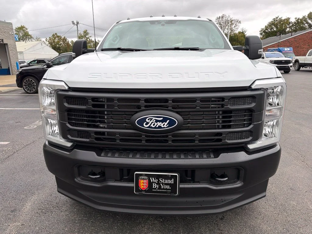 New 2027 Oxford White Ford F-350® XL image 8
