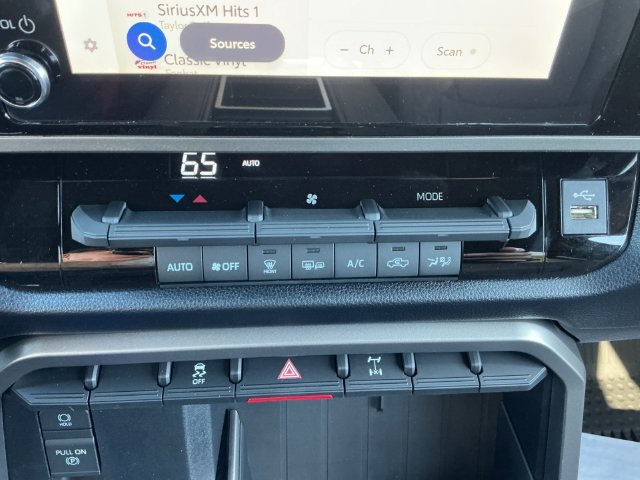 Used 2026  Toyota SR5 image 17