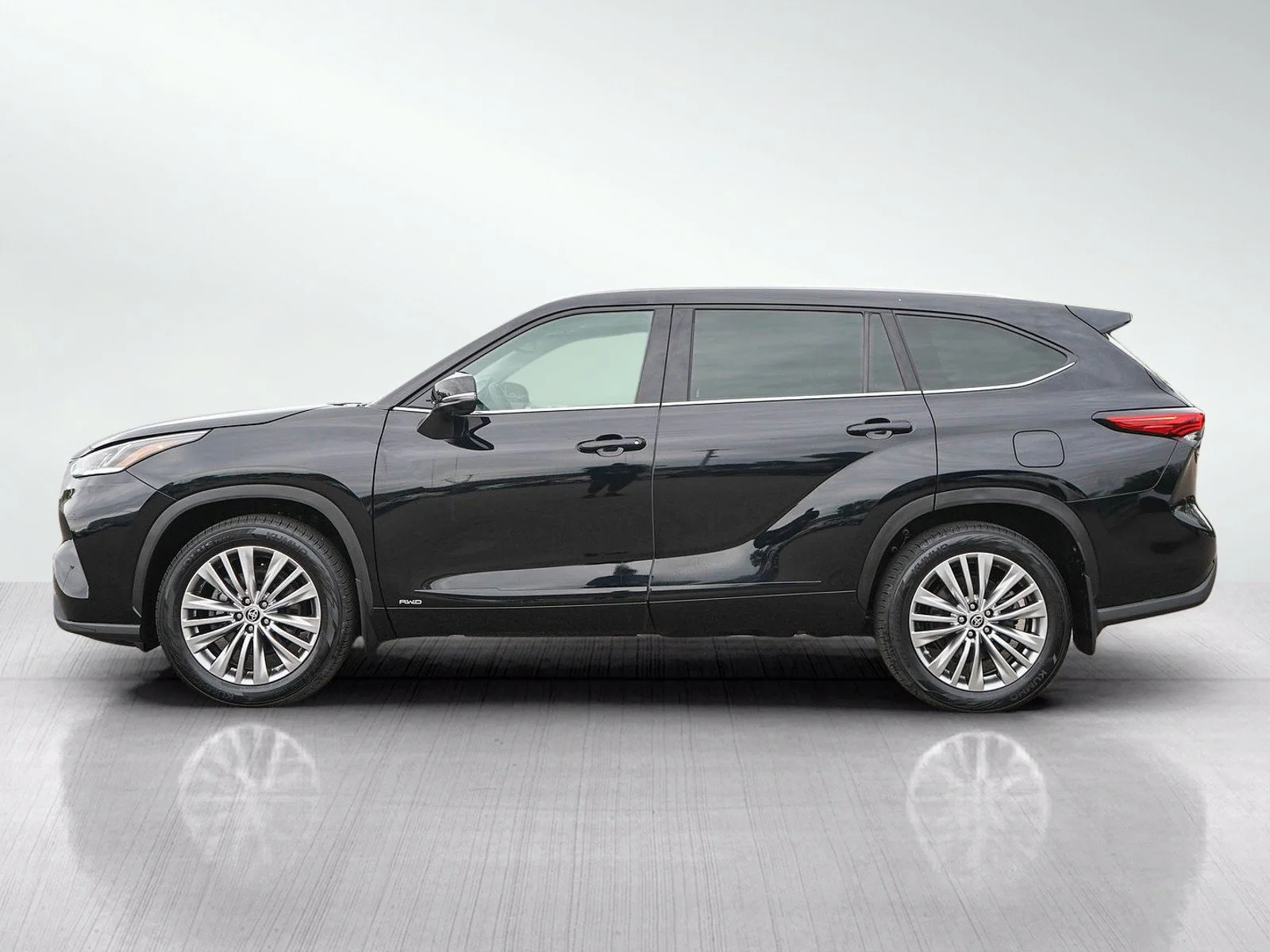 Used 2023 Toyota Highlander Hybrid Limited with VIN 5TDEBRCH9PS133403 for sale in Minneapolis, Minnesota