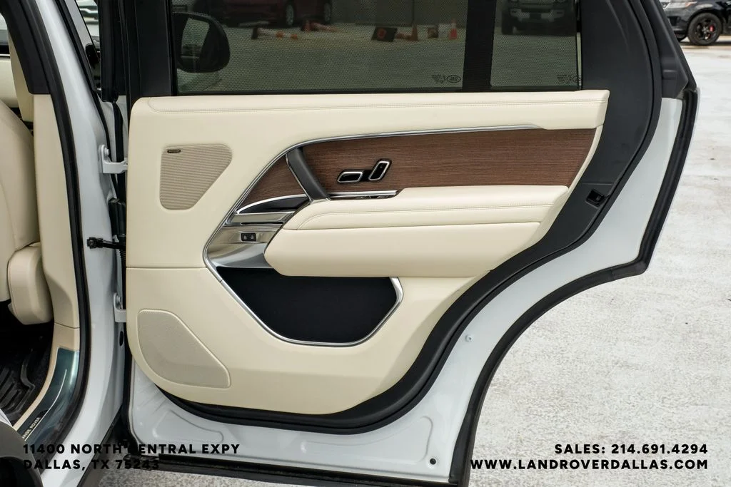 New 2026 Fuji White Land Rover SE image 55