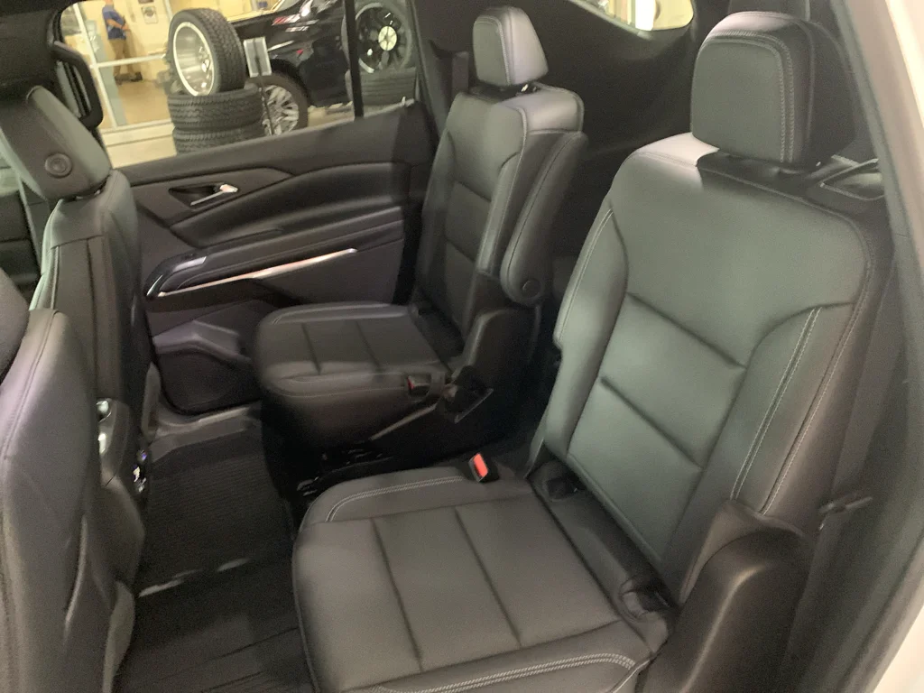 2027 Chevrolet Traverse LT - Photo 15