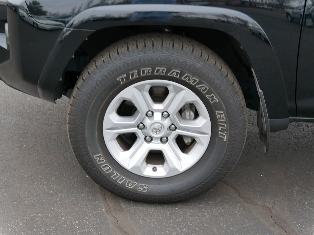 2024 Toyota 4Runner SR5 - Photo 8