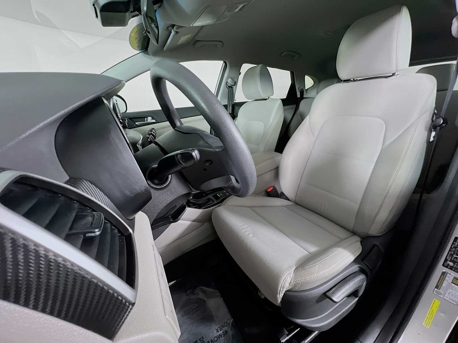 Used 2020 Stellar Silver Hyundai SE image 20