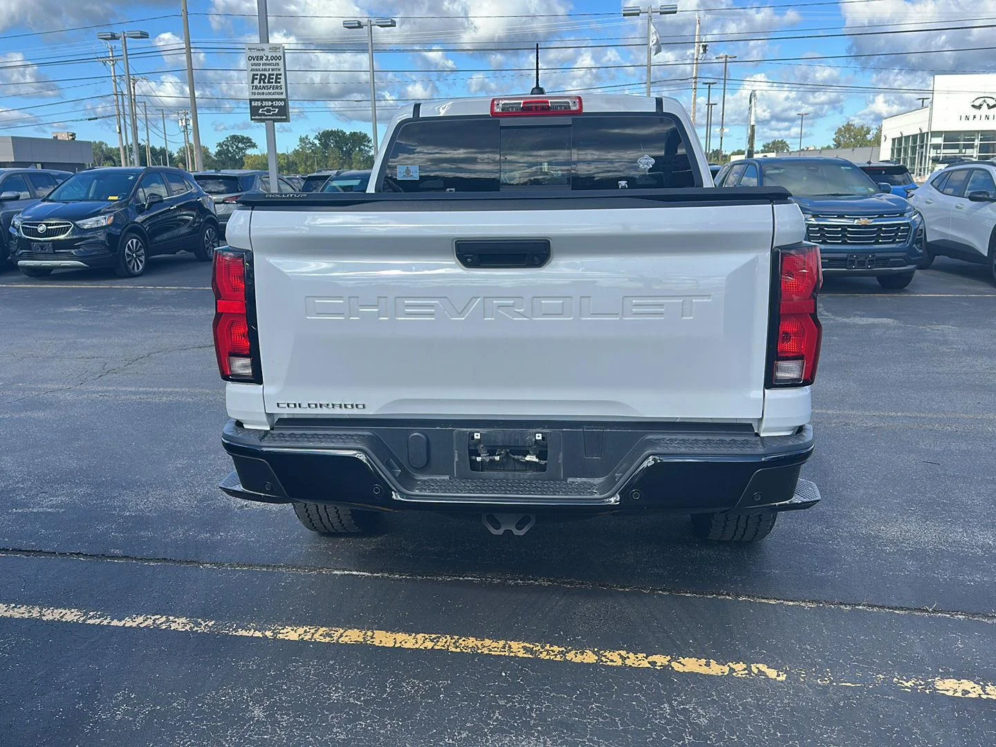 Used 2023 Summit White Chevrolet 4WD Z71 image 3