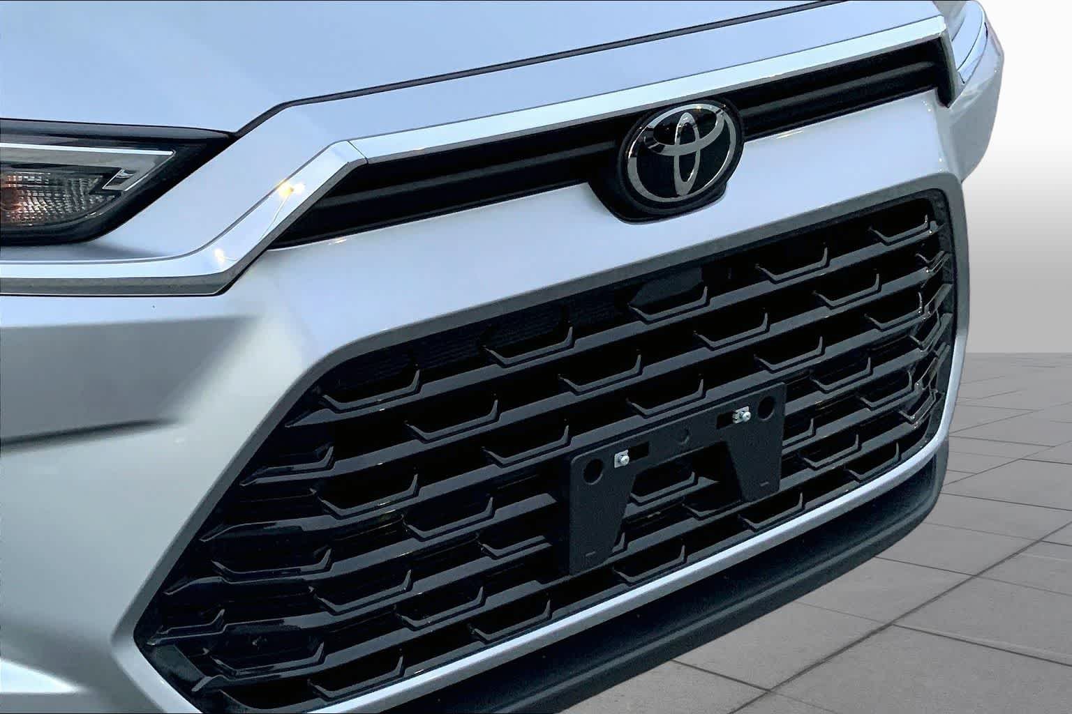 Used 2025 Celestial Silver Metallic Toyota XLE image 30