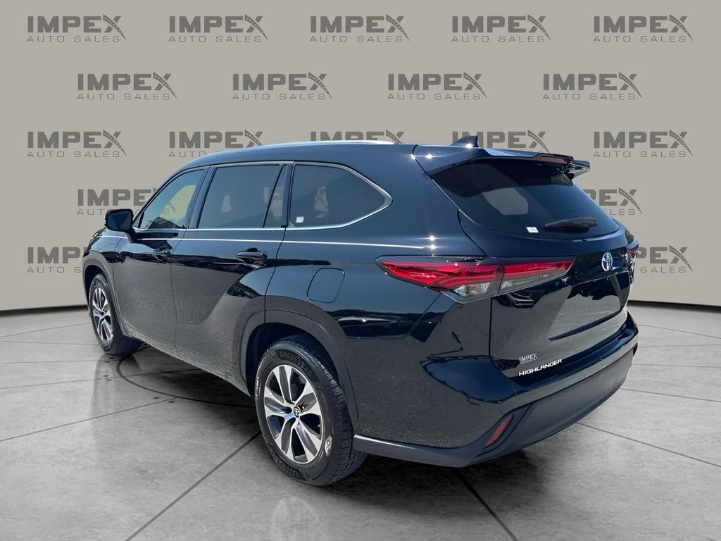 Used 2021 Black Toyota XLE image 2