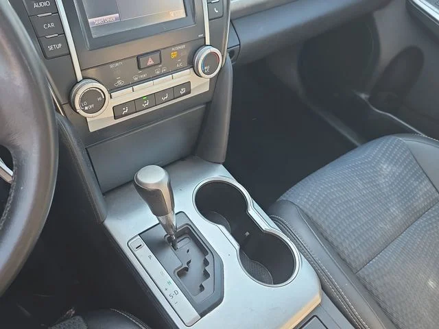 Used 2014 Silver Toyota SE image 20