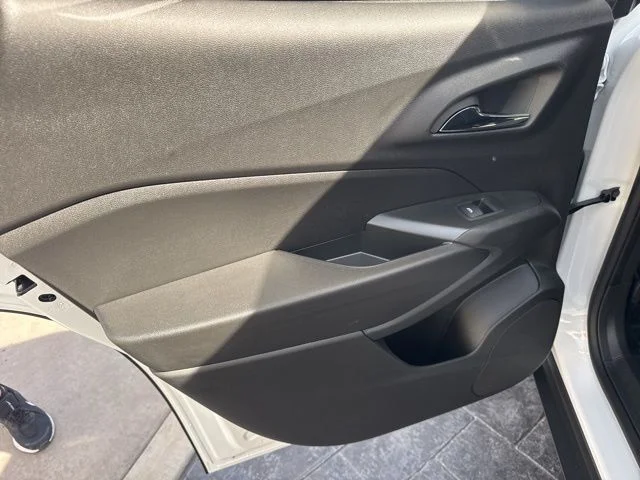 New 2026 White Chevrolet LT image 21