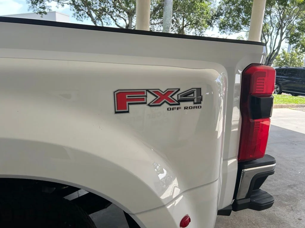 Used 2025 White Ford XL image 19