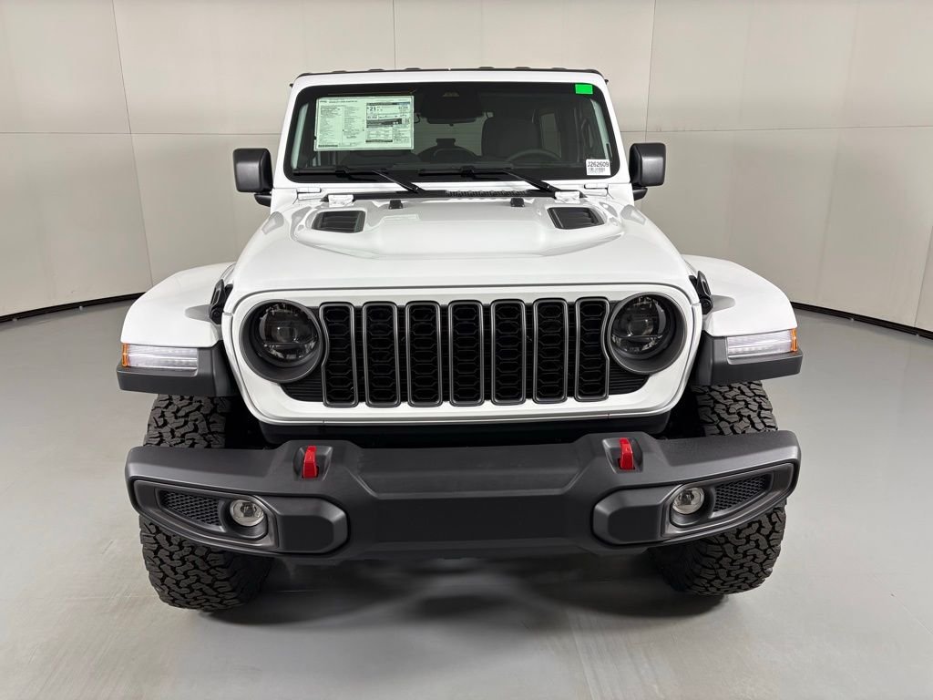 New 2026 Bright White Clear-Coat Exterior Paint Jeep Rubicon image 3