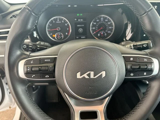 Used 2023 White Pearl Kia GT-Line image 12