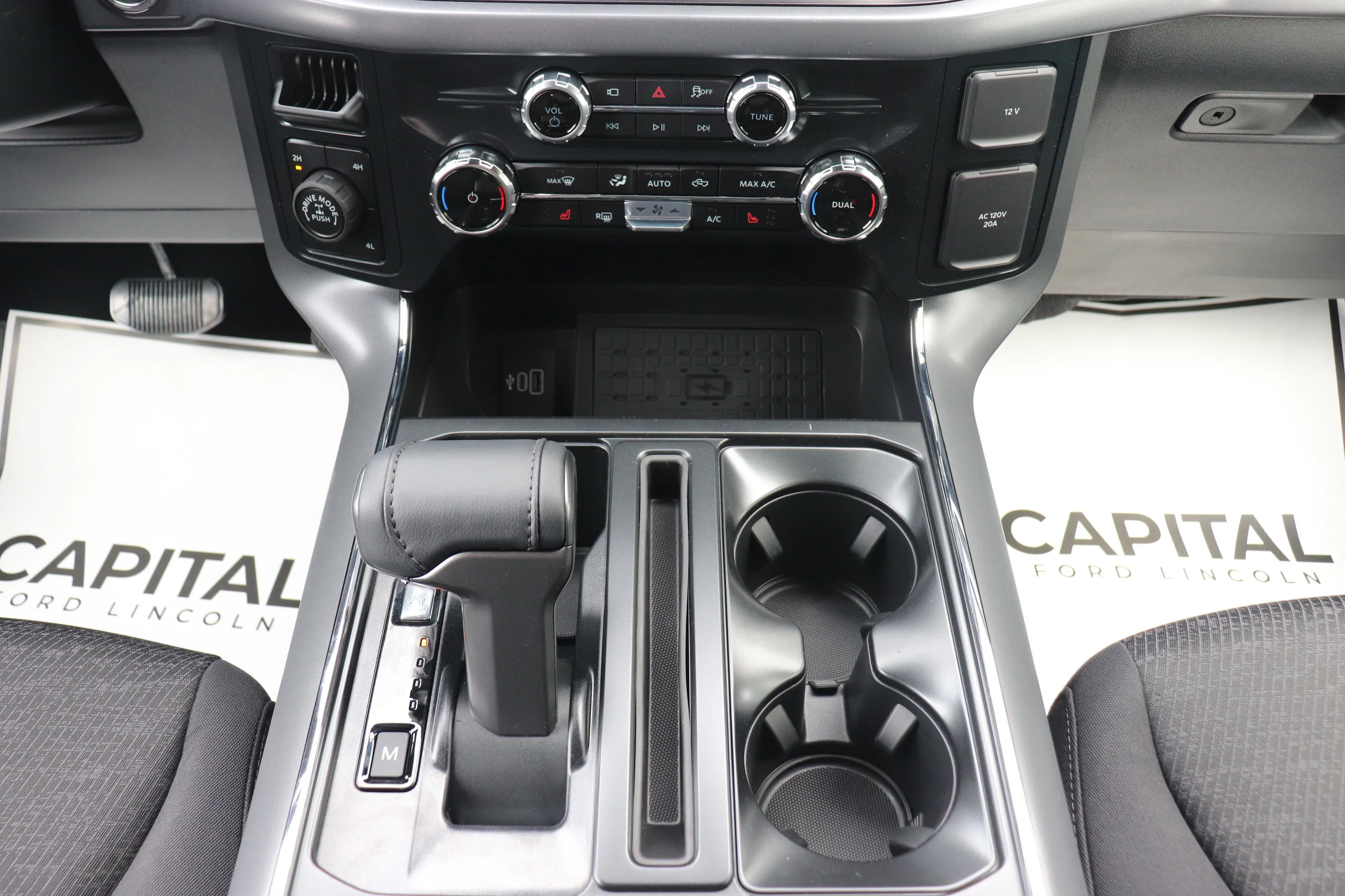 New 2026 OXFORD WHITE Ford XLT image 17