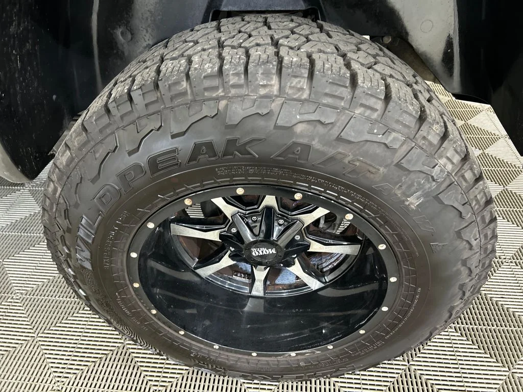 Used 2018 Gray Ram Sport image 11