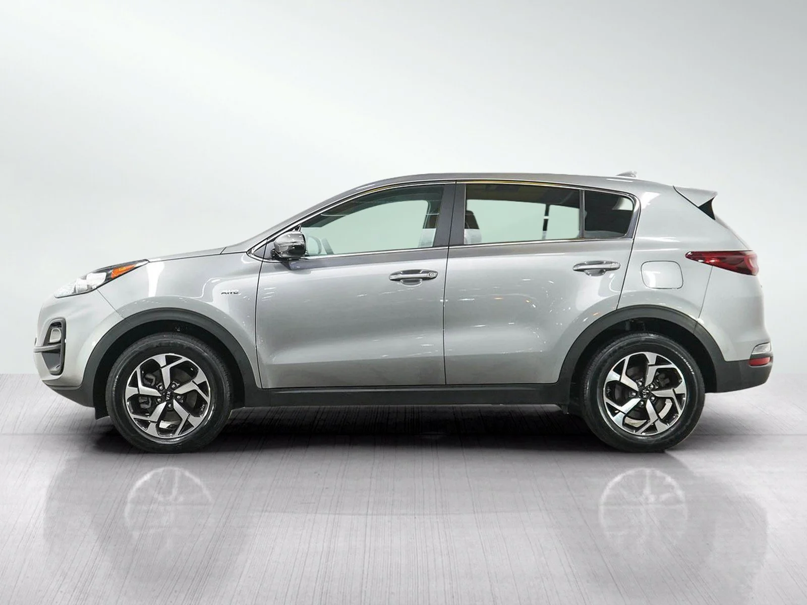 Used 2021 Kia Sportage LX with VIN KNDPMCAC8M7919688 for sale in Bloomington, Minnesota