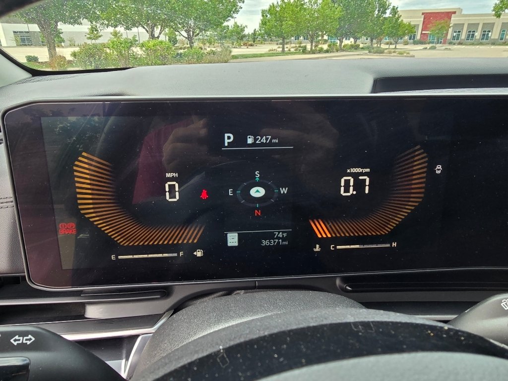 Used 2025 Aurora Black Pearl Kia LXS image 20