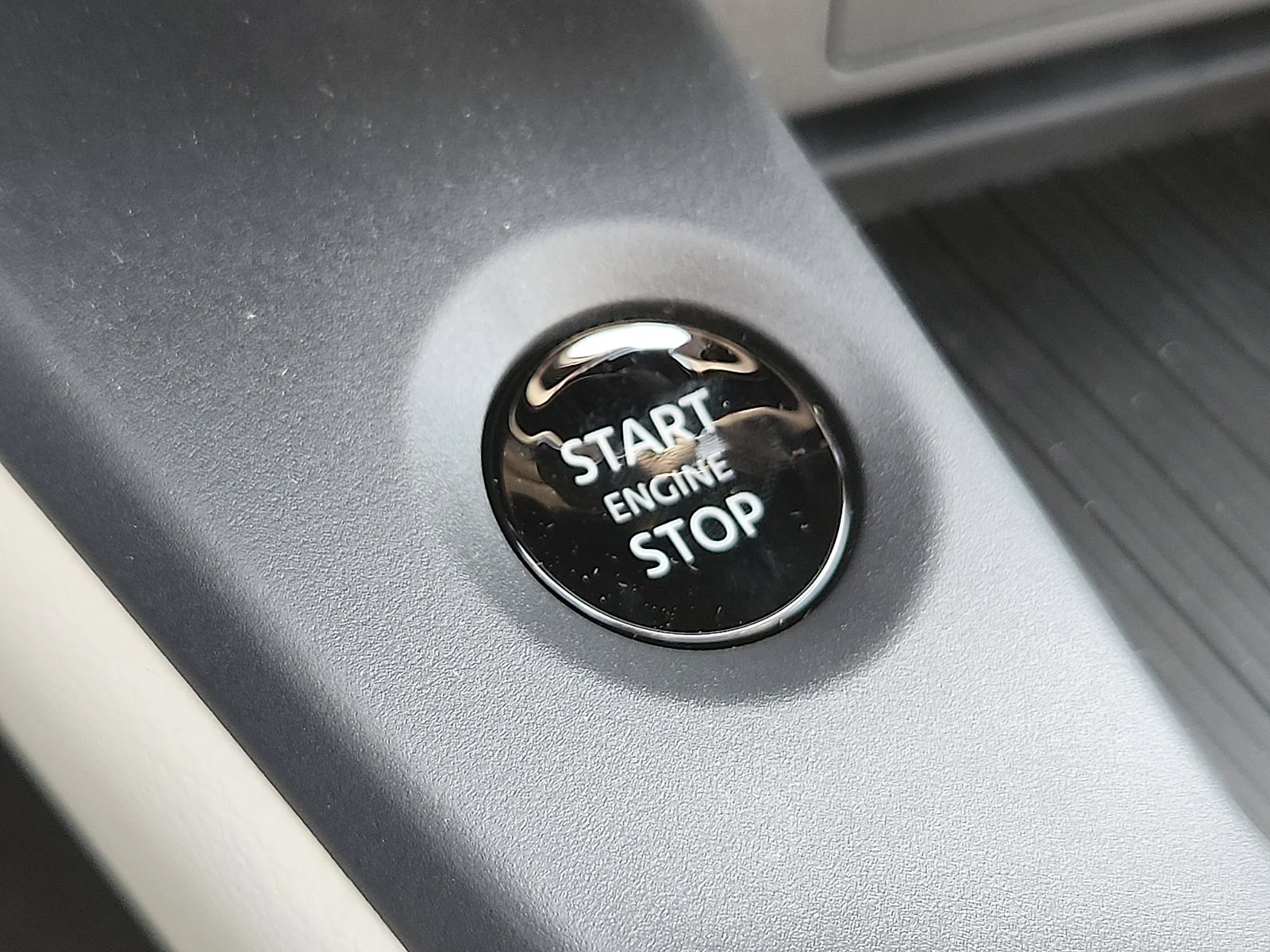 New 2026 White Nissan SL image 21