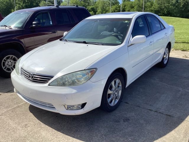 Used 2005 Toyota Camry LE with VIN 4T1BF30K85U609763 for sale in Sheffield, OH