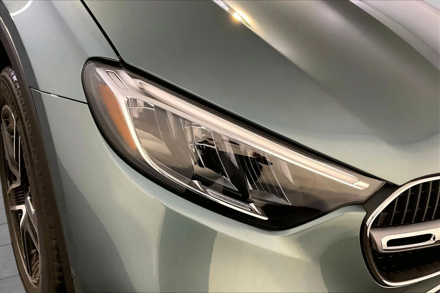 New 2027 Verde Silver Metallic Mercedes-Benz GLC 300 image 16