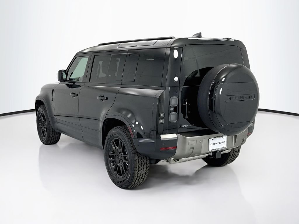Used 2026 Santorini Black Metallic Land Rover S image 7