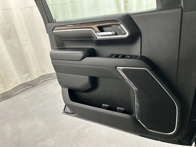 Used 2023 Gray Chevrolet LT image 19