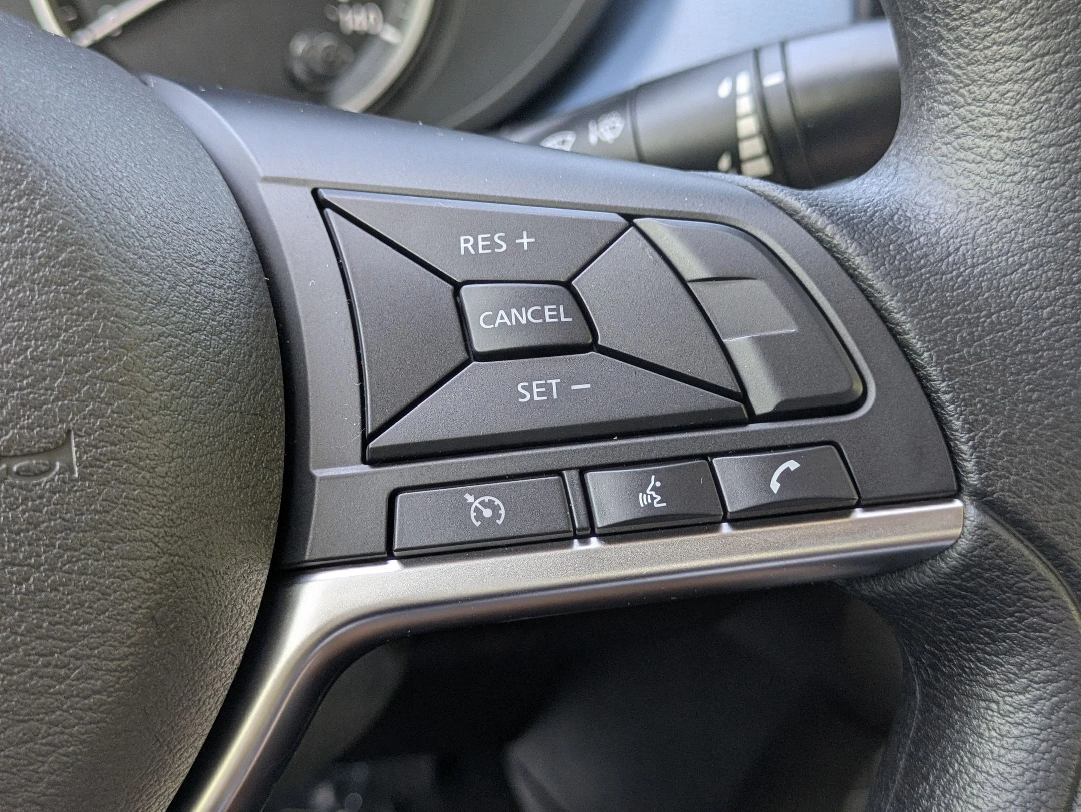 2025 Nissan Versa Sedan SV - Photo 17