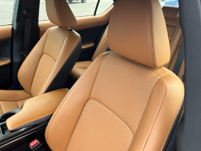Used 2024 Silver Lexus 300 image 12