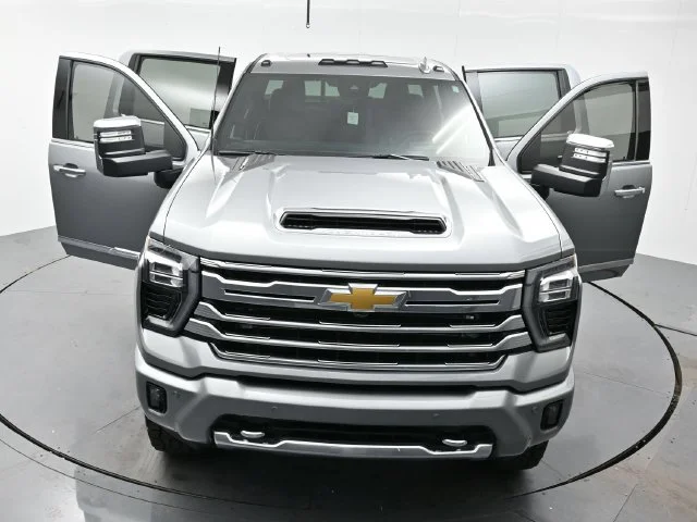 Used 2025 Sterling Gray Metallic Chevrolet High Country image 44