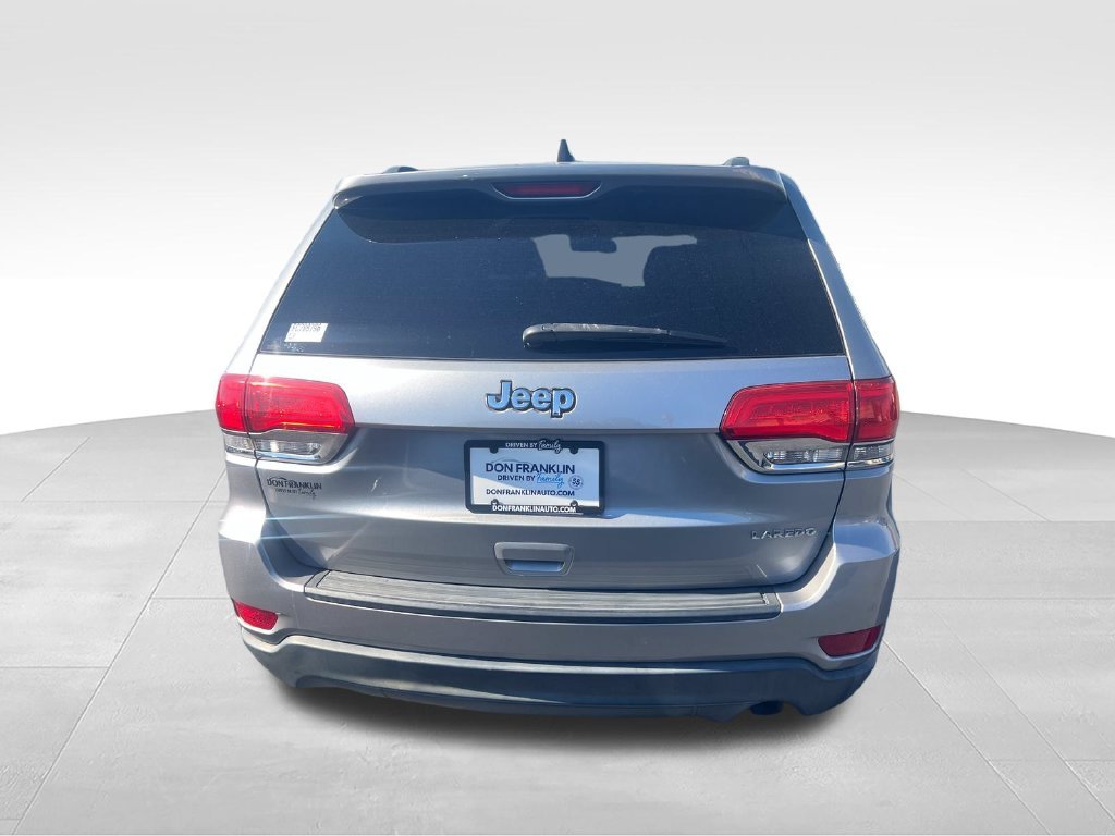 Used 2015 Silver Jeep Laredo image 5