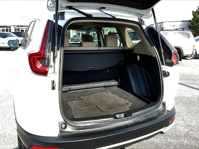 Used 2022 White Honda EX image 26