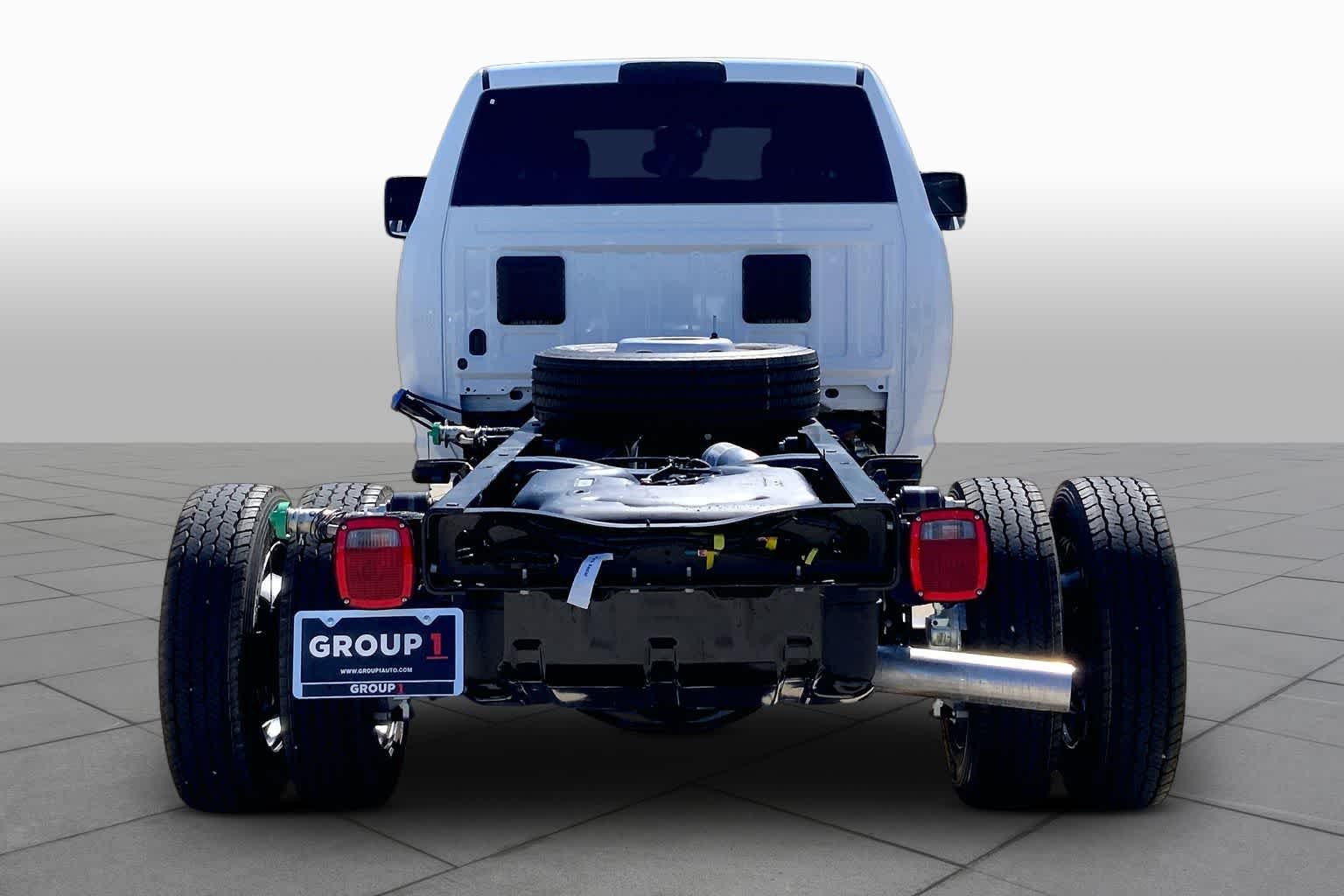 New 2026 Bright White Clear-Coat Exterior Paint RAM Tradesman image 4