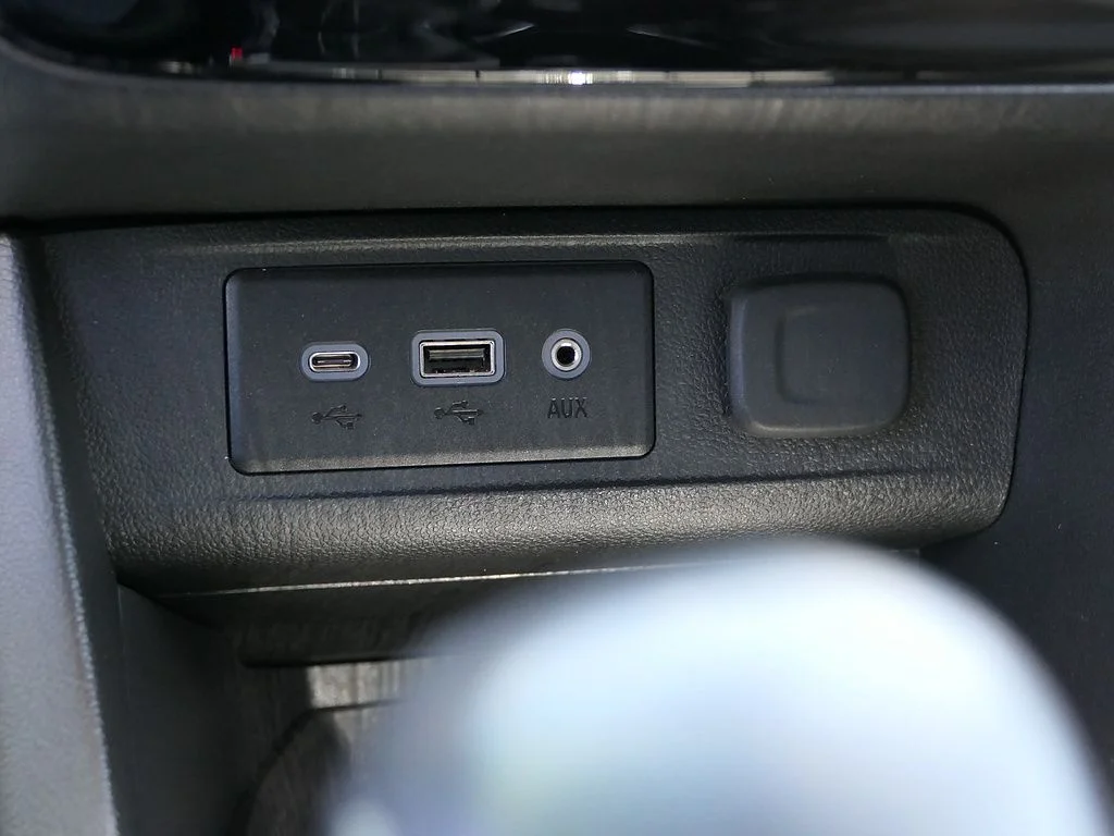 Used 2023 Gray Buick Select image 22