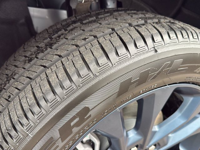 New 2026 Bright White Clear-Coat Exterior Paint Jeep  image 17