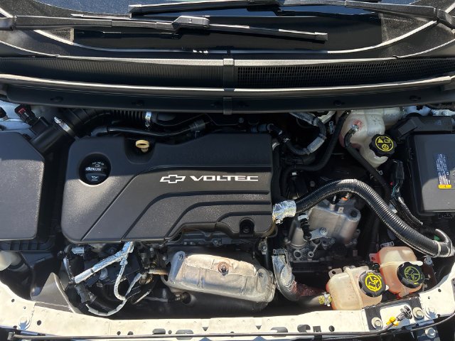 Used 2017 White Chevrolet LT image 8