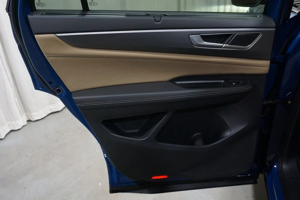 2025 Volkswagen Atlas Cross Sport SE w/Tech - Photo 29