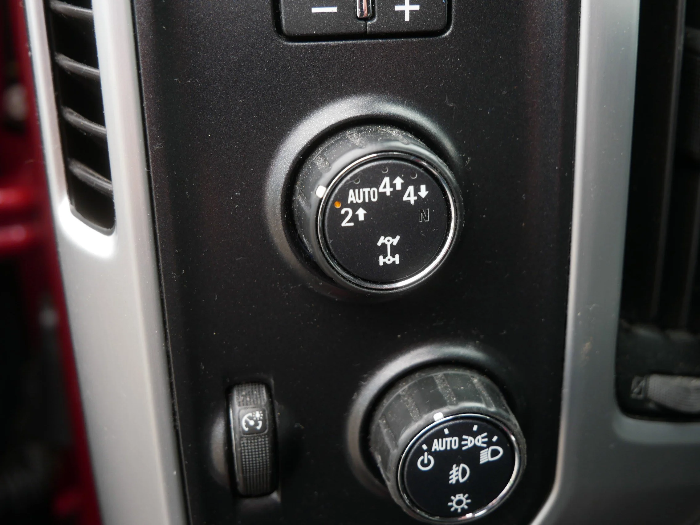 Used 2018 Red Quartz Tintcoat GMC SLT image 24