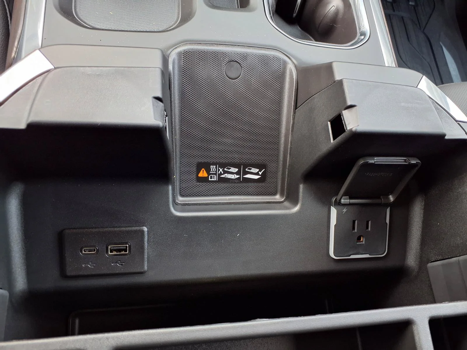 2026 GMC Sierra 1500 SLT - Photo 8