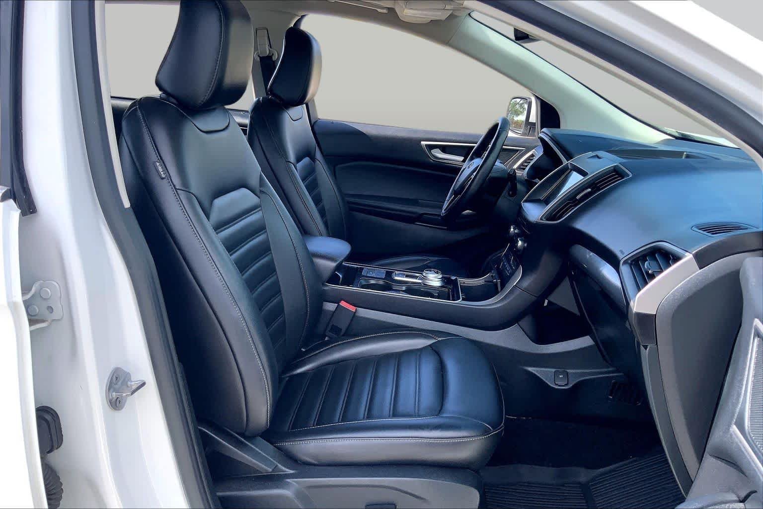 Used 2020 Star White Metallic Tri-Coat Ford SEL image 9
