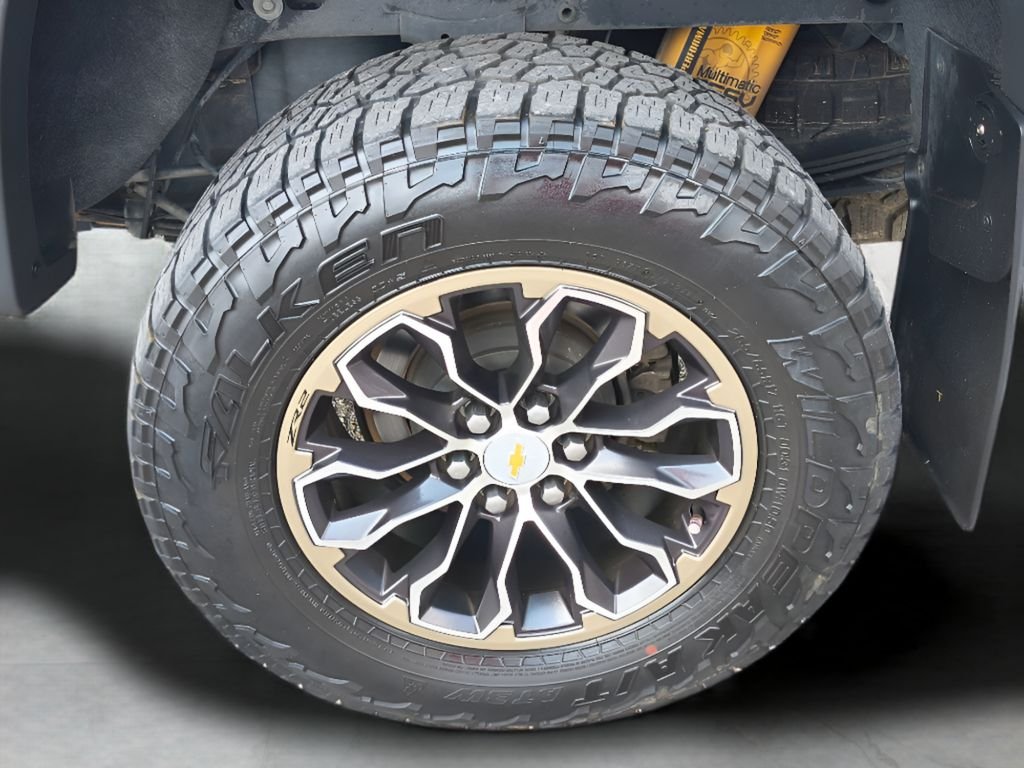 Used 2019 Summit White Chevrolet 4WD ZR2 image 3