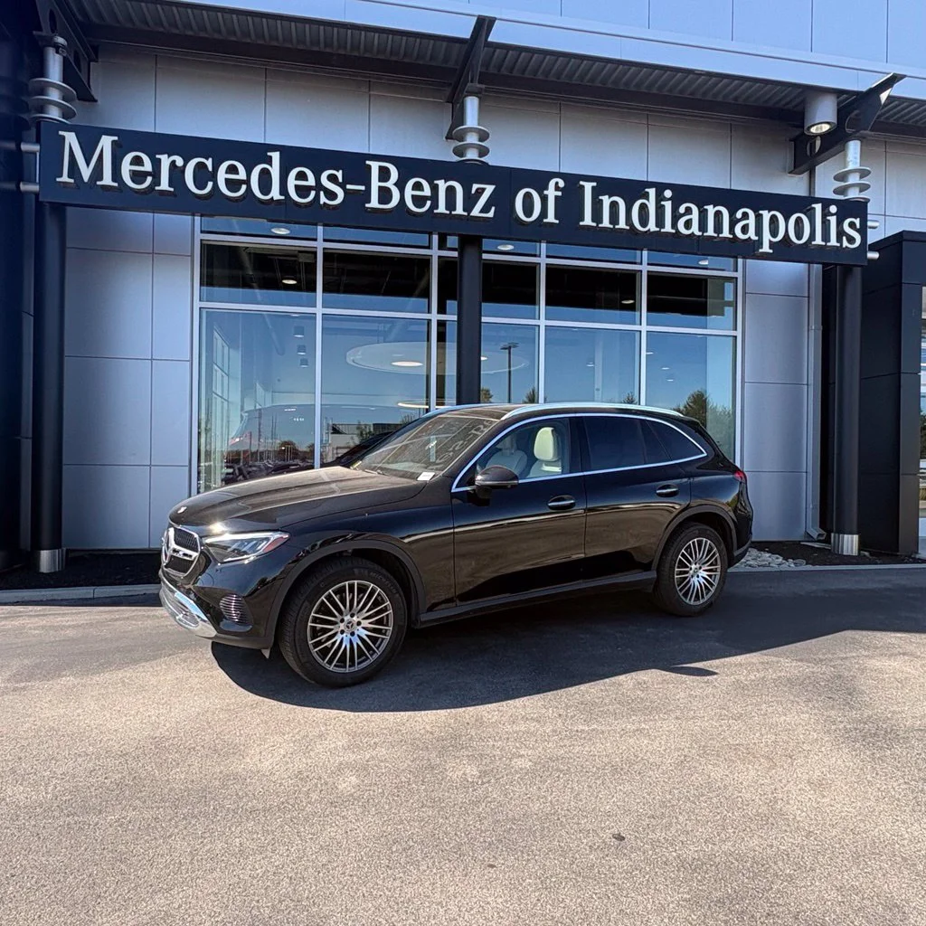 Used 2025 Black Mercedes-Benz GLC 300 image 1